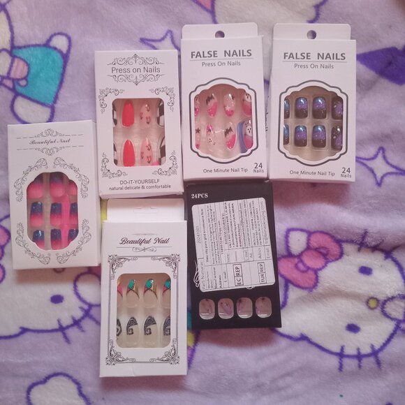 Assorted Press On Nails Lot - Picture 1 of 1